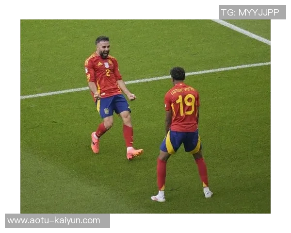 阿斯：亚马尔经历了一个“狗屎十月”，期待他与卡瓦哈尔和解